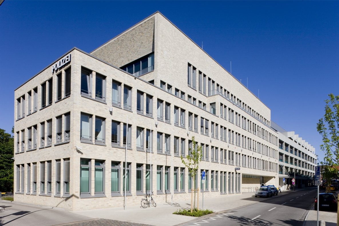 Behördenzentrum Polizei PK37 Schlossstraße Hamburg Wandsbek Winking Froh Architekten