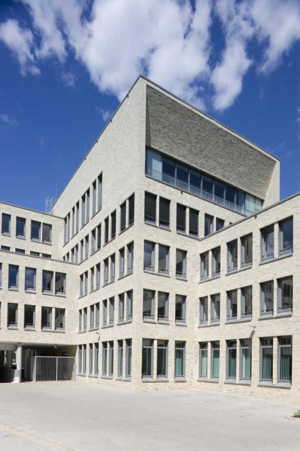 Behördenzentrum Polizei PK37 Bürgersaal Hamburg Wandsbek Winking Froh Architekten